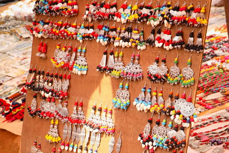 Nairobi CBD Walking Tour: Stories, Streets & Local Flavors