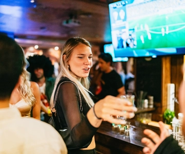 Malaga: Pubs and Clubs Crawl