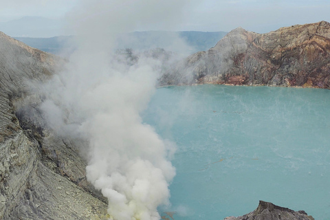 From Bali or Banyuwangi, Marvel at the Ijen Crater Sunrise Pickup and drop-off in Banyuwangi