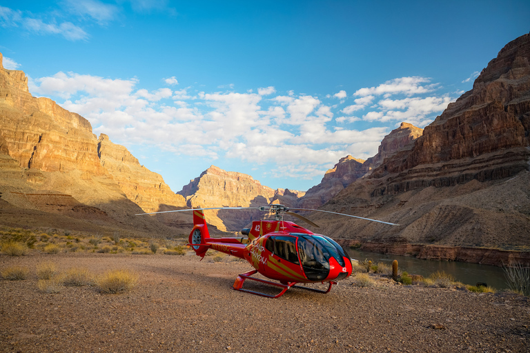 Las Vegas: helikopterlandingstour door de Grand CanyonVertrek bij zonsondergang