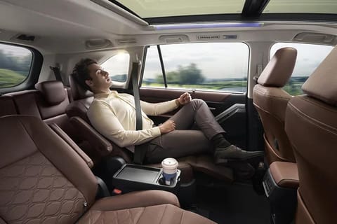 Delhi/Jaipur/Agra/: Private One-Way Transfer By Car