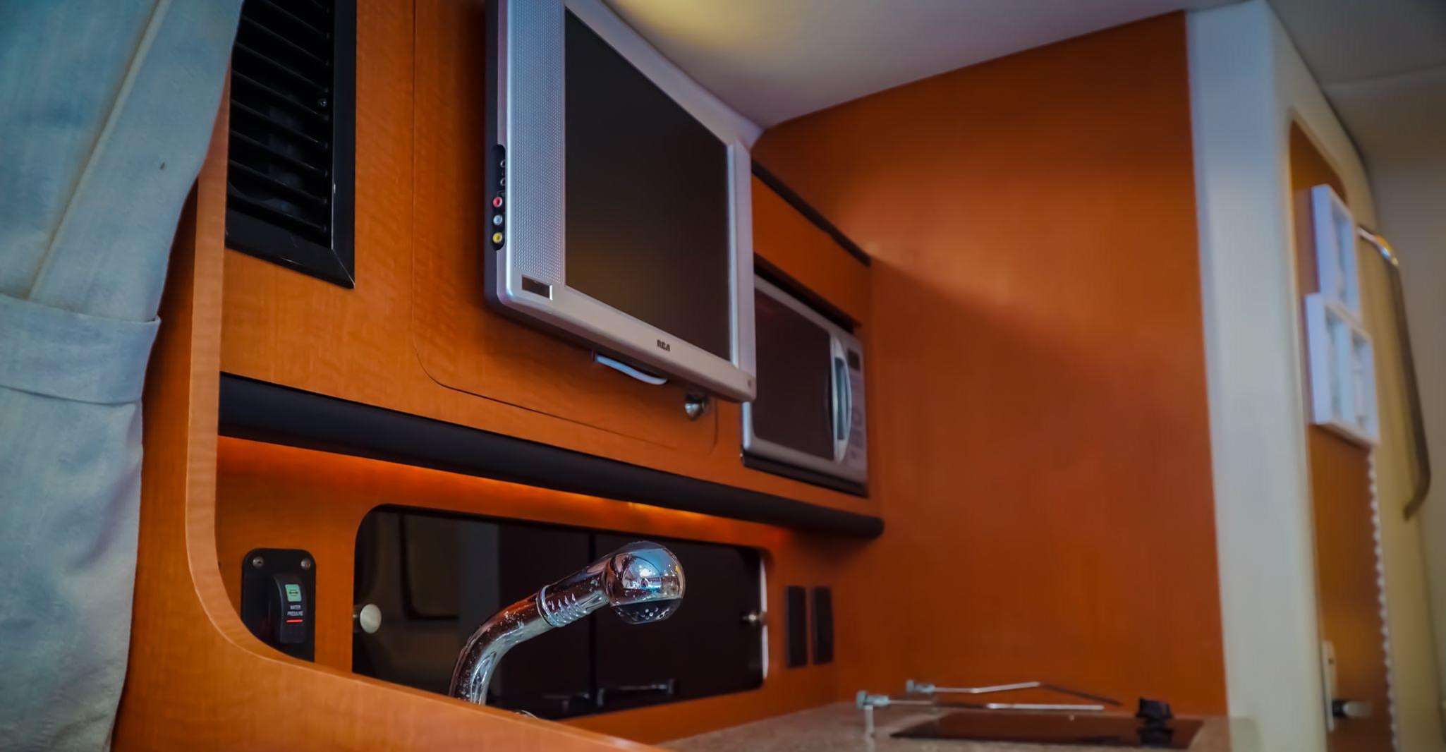 Miami: Private Boat Cruise & Guided Scenic Tour photo 10