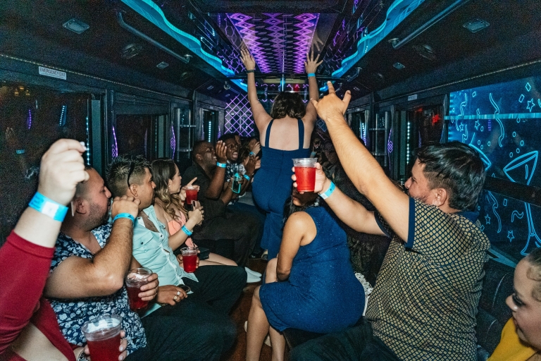 Las Vegas: Club Crawl con Party Bus y bebidas especialespara chicos