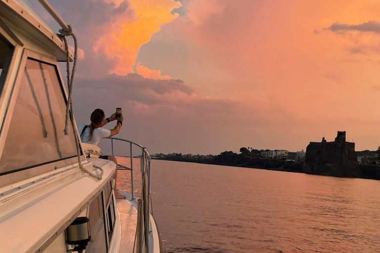 Catania: Sunset Boat Excursion to Acitrezza + Dolphin Watching
