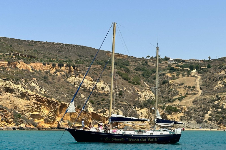 Scala dei Turchi: sailboat excursion with lunch