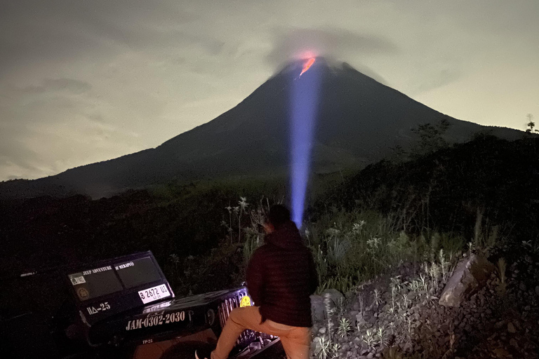 Yogyakarta: Merapi Lava View with Jeep Night Tour & campfire