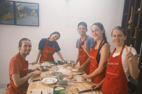 Da Nang: prepara 5 piatti vietnamiti con visita al mercato localeCorso di cucina vietnamita con 5 piatti, Pho e tour del mercato