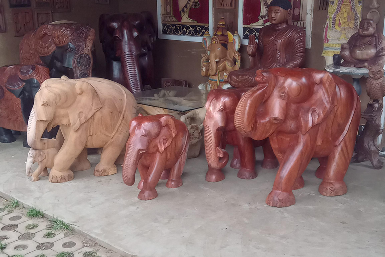 The Best Kandy Tuk-Tuk city Tour with a Professional Guide