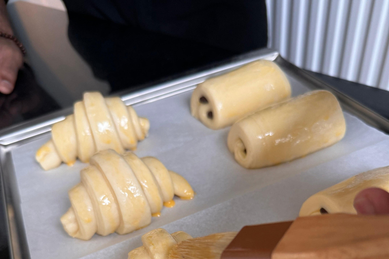 Paris: Croissantbakningskurs med en kockCroissant-bakningskurs med en kock