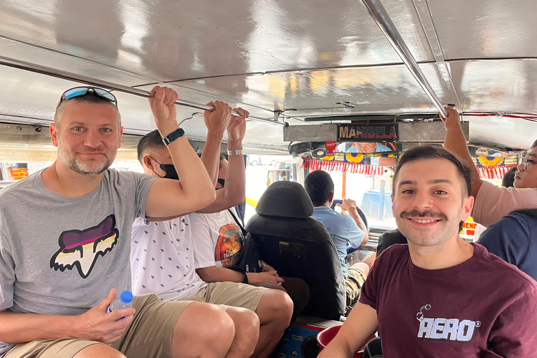 Você pode fazer um passeio de Jeepney em Manila com um guia local