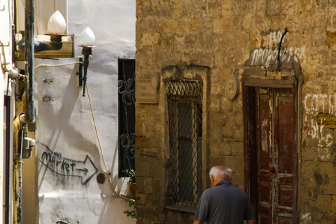 Baku: Old City Adventure Tour with Wine Tasting