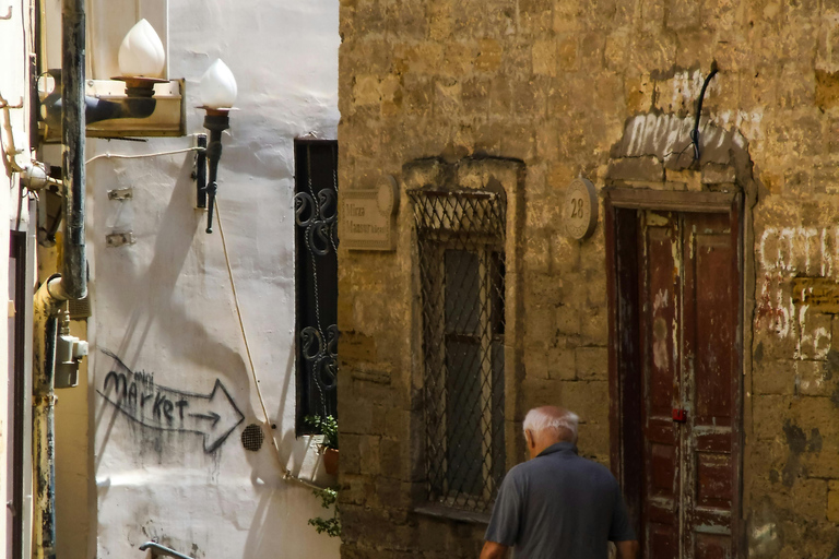 Baku: Old City Adventure Tour with Wine Tasting