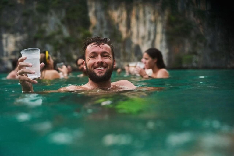 3D2N Lan Ha Bay 5 Star Cruise: Cat Ba island, swim, kayaking Senior Suite with private balcony - 2nd floor