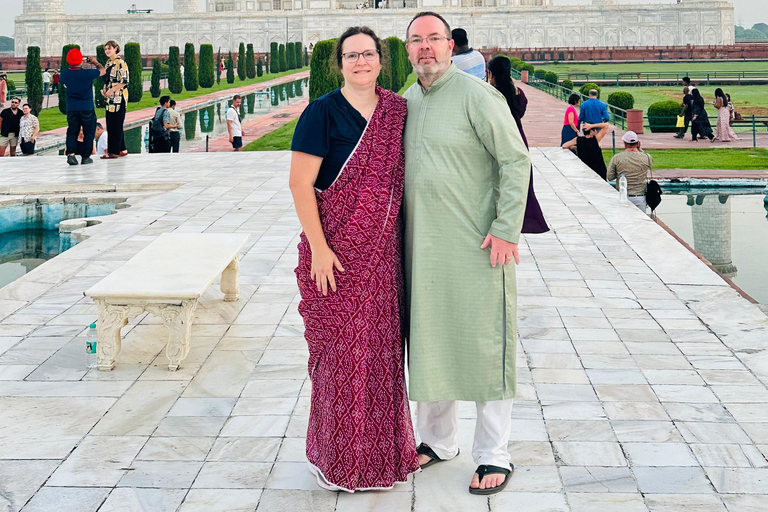 Delhi : excursion de 5 jours dans le Triangle d&#039;Or avec un guide germanophoneExcursion de 5 jours avec hébergement dans des hôtels 4 étoiles