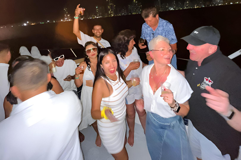 Cartagena: Coffee Tasting & Sunset Cruise with Cocktails