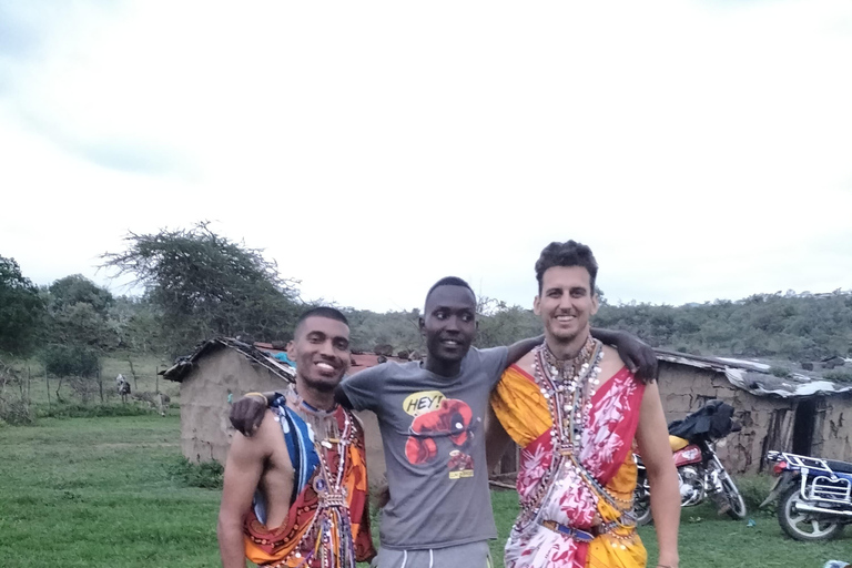 EXPERIÊNCIA MAASAI NO MT SUSWAPASSEIO AO MT SUSWA MAASAI