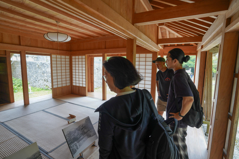 Naha: Okinawa Shuri Castle Peace Walking Tour