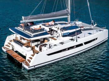 Mykonos: Katamaran-Kreuzfahrt mit 3-Gänge-Menü und Transfers