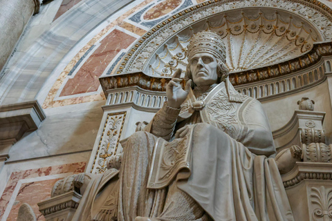 Rome: St. Peter’s Basilica & Underground Tombs Tour Group Tour in French