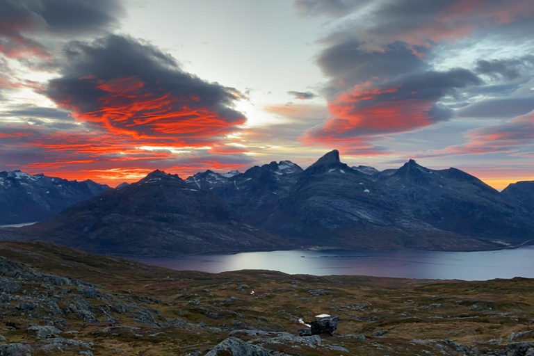 Tromsø: Guided Hiking Tour with Roundtrip Transfers