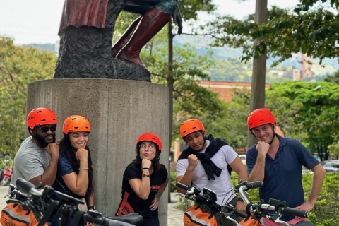 Medellín: visite de la ville en vélo électrique avec fruits et café