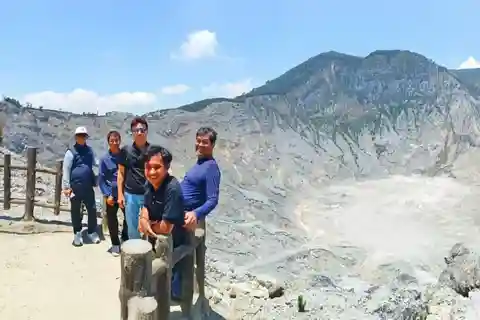 Bandung Tour : Volcano, Coffee Fields, Hot Springs Water