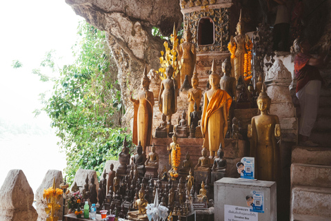 Luang Prabang: Almosengabe am Morgen &amp; Bootsfahrt zu den Pak Ou-Höhlen