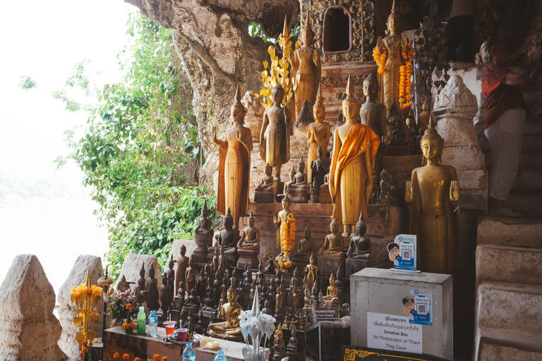 Luang Prabang: Almosengabe am Morgen &amp; Bootsfahrt zu den Pak Ou-Höhlen