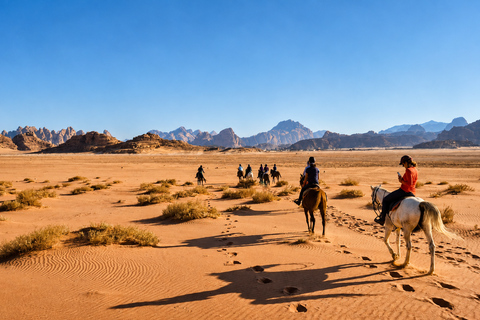 Horseback Riding, Bedouin Dinner & Party I Wadi Rum 4 Hours