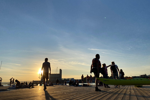 Oslo: Private Vintage Walking Tour with Photos Private Vintage Oslo Walk & Aesthetic Photos