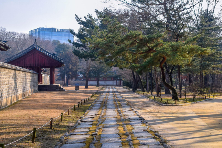 Seoul: Changdeokgung Palace & Jongmyo Shrine Walking Tour Private Tour