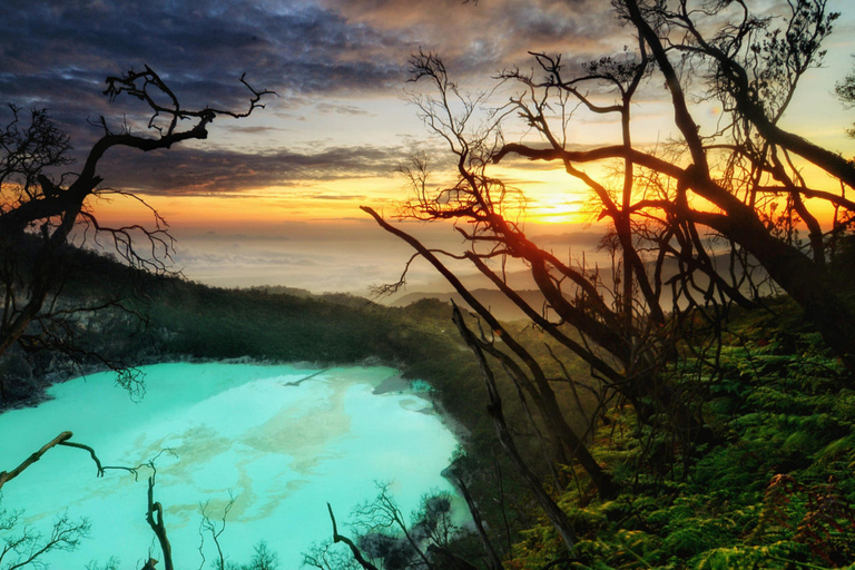 Bandung: cratere vulcanico, sorgenti termali, bagni di fango e tè