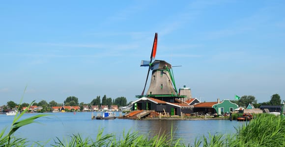 Amsterdam: Zaanse Schans Windmühlen & Volendam Guided Tour