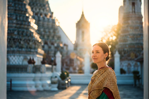Wat Arun Thai Costume Experience with Local Guide Small Group: Ticket+Transfers