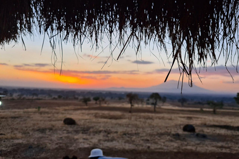 Moshi, Tanzania: Yoga i solnedgången