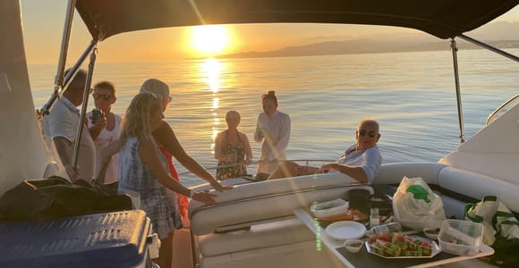 Fuengirola: Luxury Sunset Cruise, Open Bar & Snacks