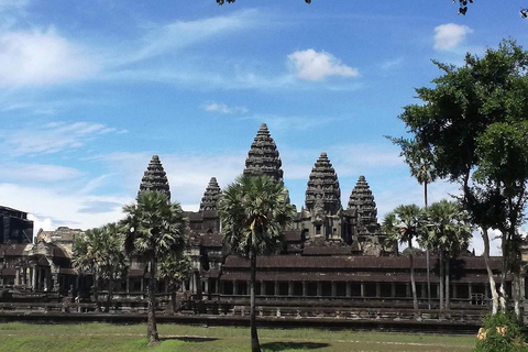 Siem Reap: Angkor Wat Sunrise Tour with Hotel Pickup