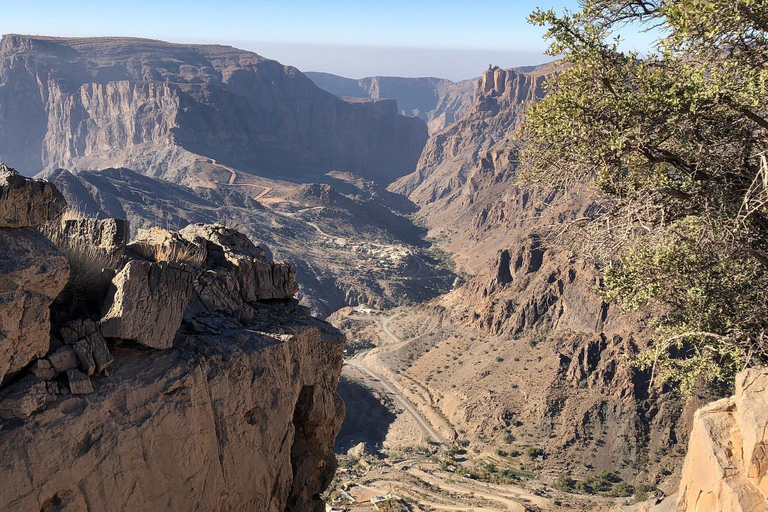 Oman: 5-Day Adventure Tour with Forts, Souqs & Mountains