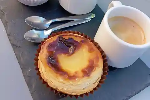 Lisboa: Tour gastrónomico tradicional a pie