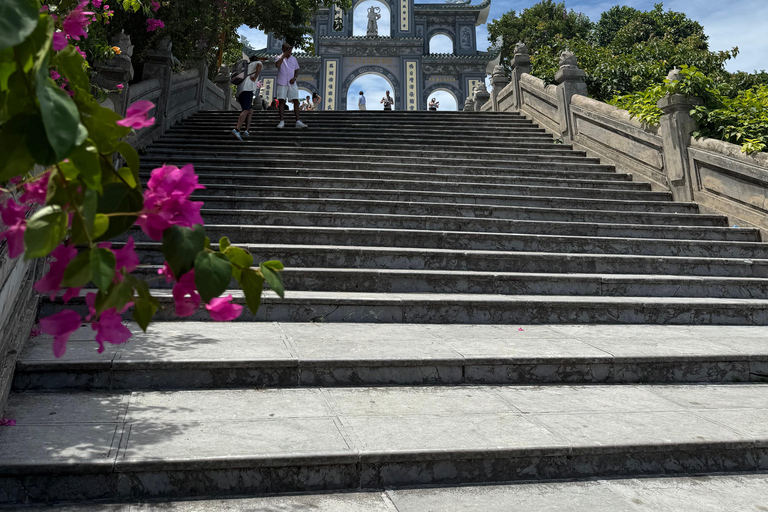 Da Nang: City Sightseeing Tour with Charming Da Nang Show