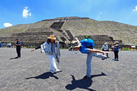 Mexico City: Private Customizable Tour with Guide & Vehicle Chapultepec Area: Castle, Anthropology museum, Polanco