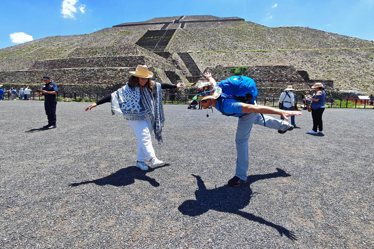 Mexico City: Private Customizable Tour with Guide & Vehicle Chapultepec Area: Castle, Anthropology museum, Polanco