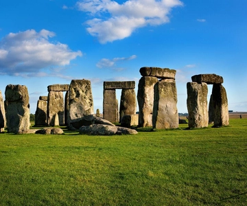 London: Stonehenge & Bath Day Trip with Optional Roman Baths