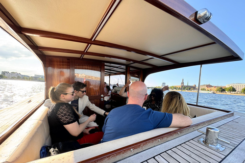 Riga: private VIP boat tour &#039;&#039;Through 19 Bridges&#039;&#039;2 hours