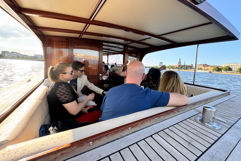 Riga: private VIP boat tour &#039;&#039;Through 19 Bridges&#039;&#039;2 hours