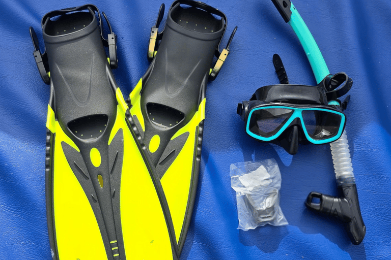 Ko Tao: Vintage Boat-Small Group Snorkeling Day Trip w/Meals