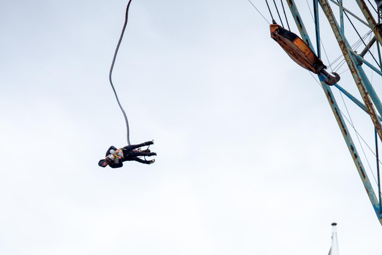 Hamburgo: Bungee Jumping 50 metros de altura sobre o portoHamburgo Bungee Jumping Tandem 2 Pessoas