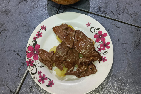 La Paz: Histórias da comida de rua e tour noturnoTour em grupo padrão – Grupo pequeno, experiência partilhada