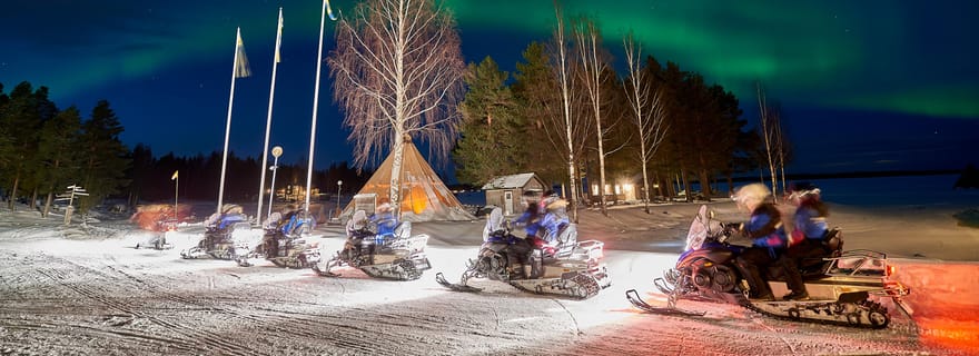 Luleå : excursion en motoneige pour admirer les aurores boréales