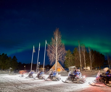 Luleå : Snöskotertur med norrsken
